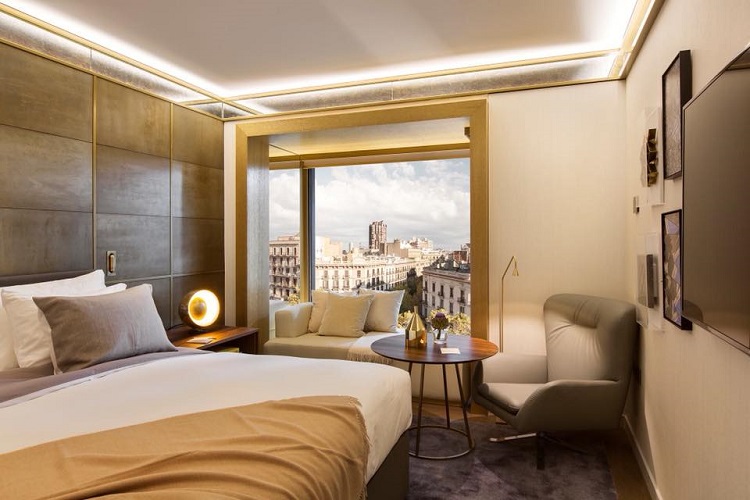 2F Leuchten équipe de ses luminaires décoratifs l'hôtel Almanac à Barcelone