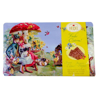 Boîte Nostalgie motif relief Pâques garnie de 9 tablettes de chocolat supérieur au lait