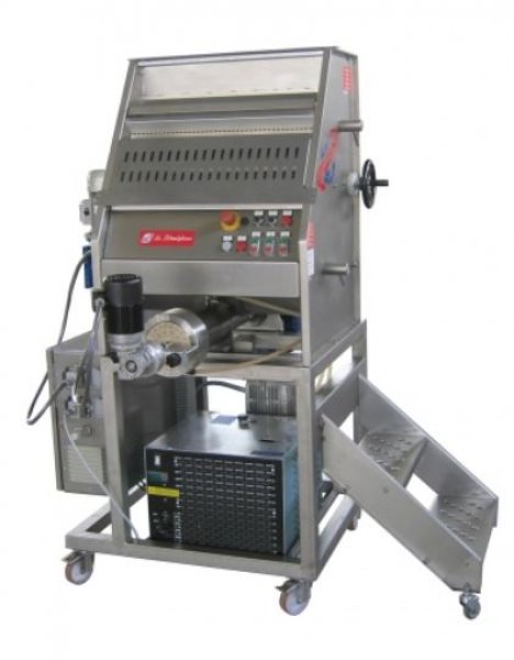 Machine à fabriquer les pâtes fraiches RZ100